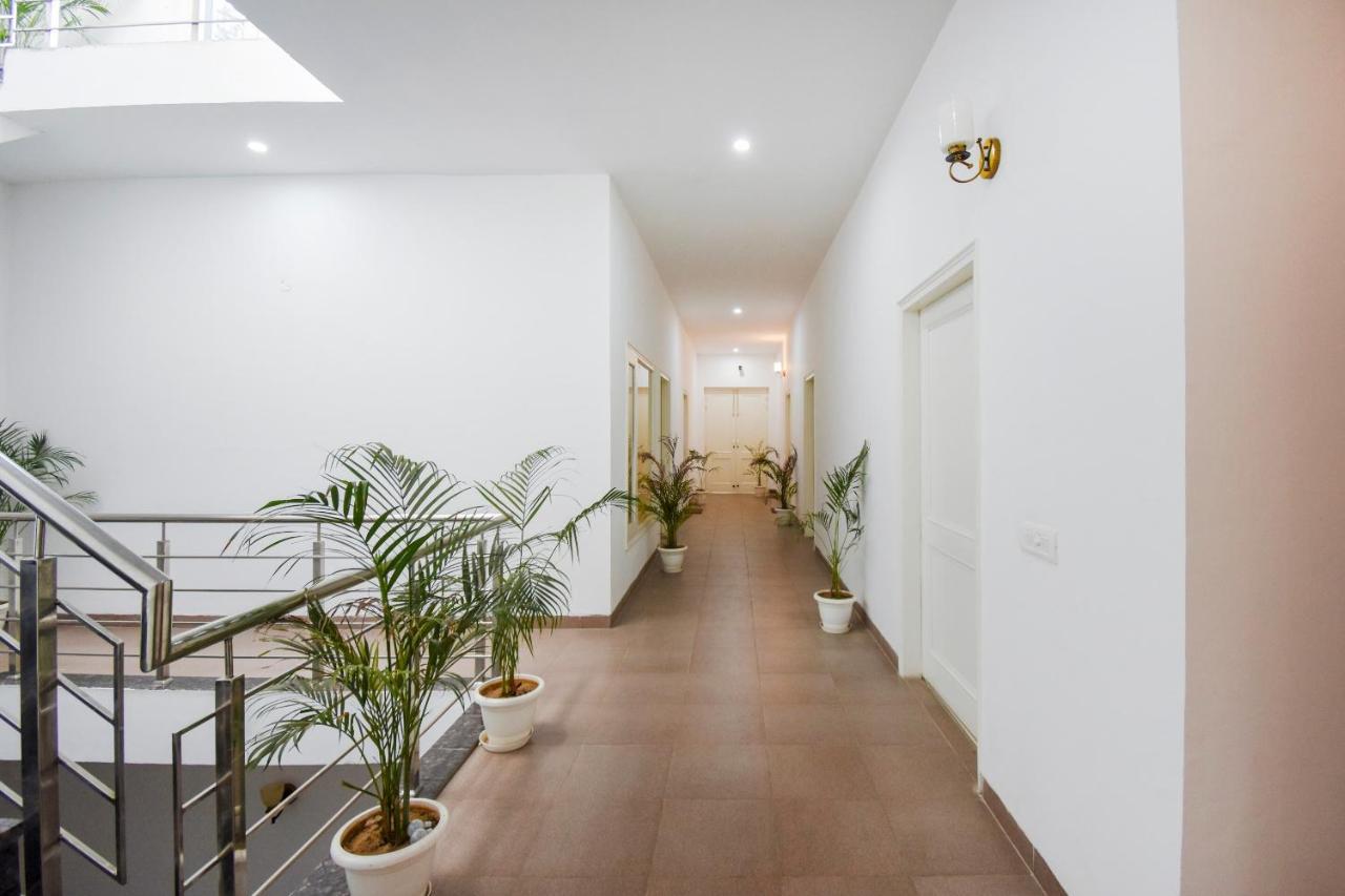 Oyo 75460 Sky High Residency Hotel Ludhiana Exterior photo