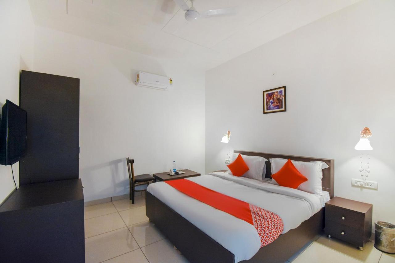 Oyo 75460 Sky High Residency Hotel Ludhiana Exterior photo